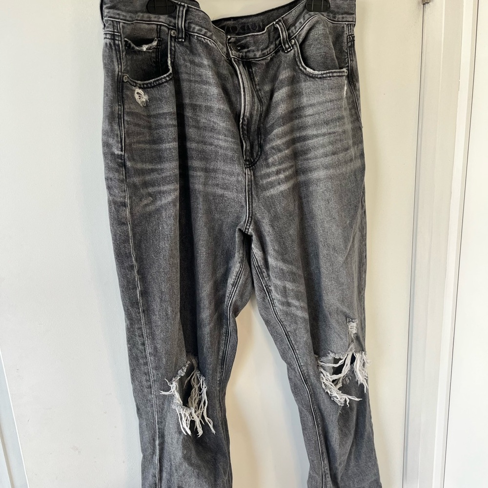 American Eagle Black Mom Jean